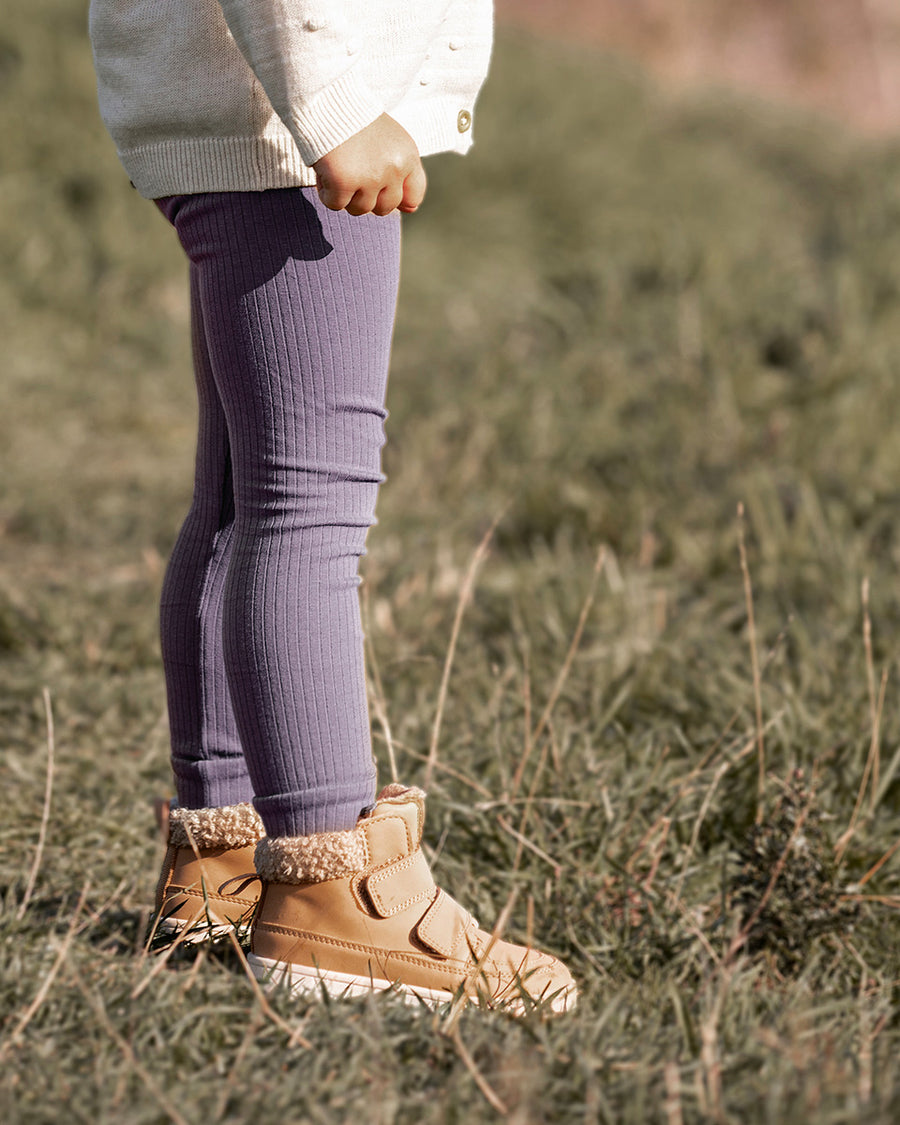 Porno onlayn video lesbian klubi Burchakda chayqalish